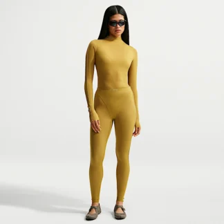 NIKE NikeSKIMS Weightless — Women's High-Waisted V-Panel Leggings