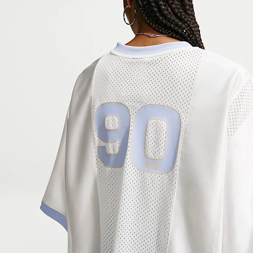 NIKE スポーツウェア — ウィメンズ オーバーサイズド ショートスリーブ グラフィック ジャージー - Image 2