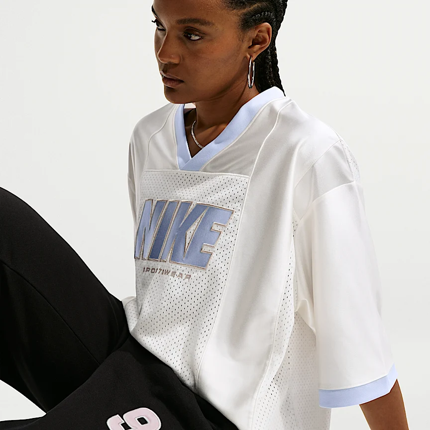 NIKE スポーツウェア — ウィメンズ オーバーサイズド ショートスリーブ グラフィック ジャージー - Image 3
