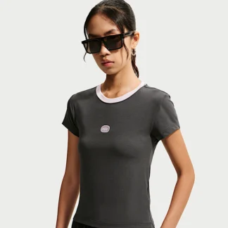 NIKE スポーツウェア チル ニット — ウィメンズ Tシャツ
