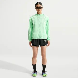 NIKE スウィフト — ウィメンズ Dri-FIT ミッドライズ 2イン1 ランニングショートパンツ