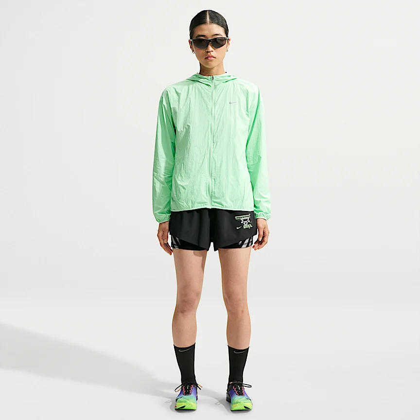 NIKE スウィフト — ウィメンズ Dri-FIT ミッドライズ 2イン1 ランニングショートパンツ