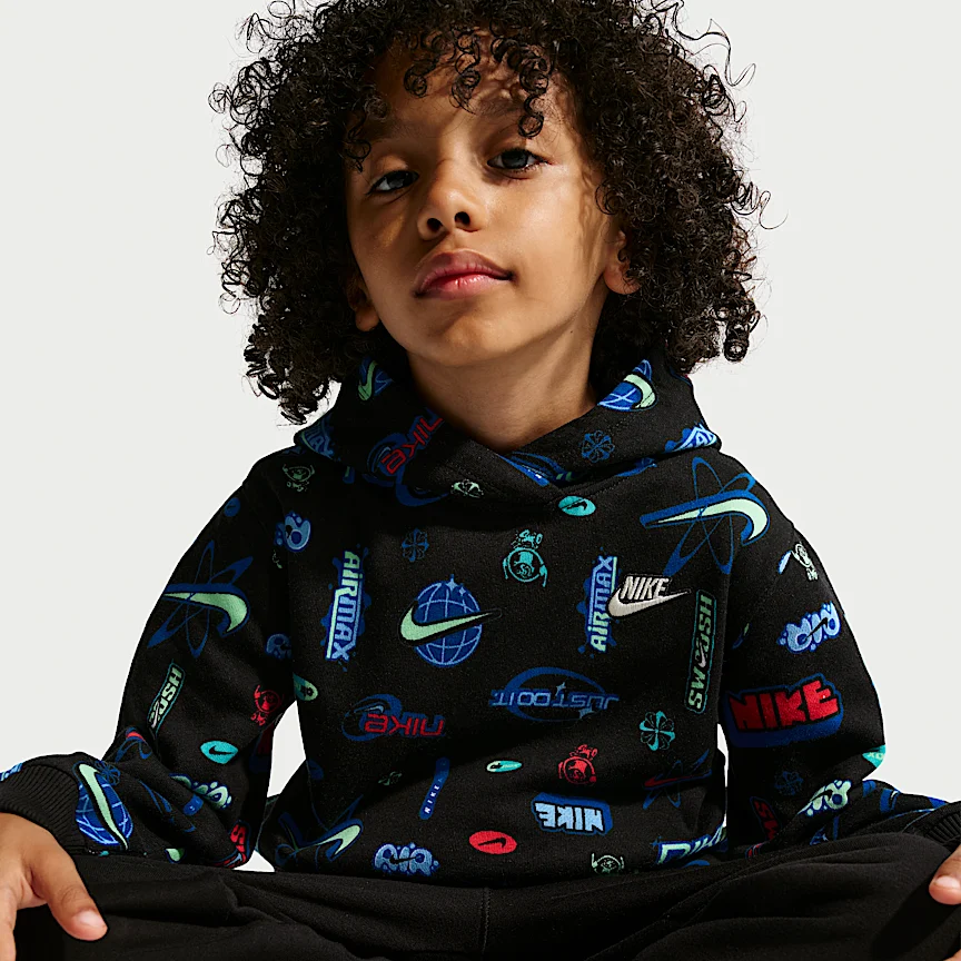 NIKE スポーツウェア — リトルキッズ ブランドアンバサダー プリント プルオーバー パーカー - Image 3