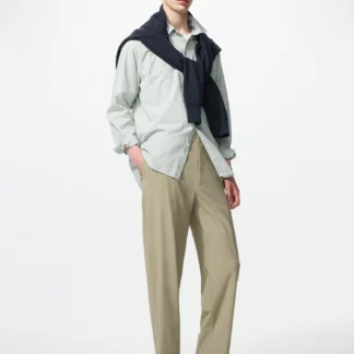 UNIQLO ウルトラストレッチパンツ