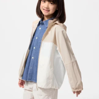 UNIQLO ポケッタブルUVカットパーカ
