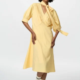 UNIQLO ボウタイワンピース