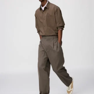 UNIQLO タックワイドテーパードパンツ