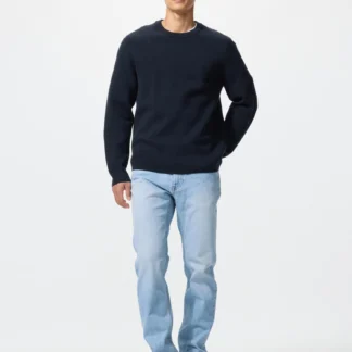 UNIQLO スリムストレートジーンズ