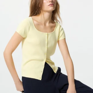 UNIQLO ラウンドネックカーディガン