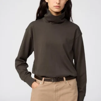 UNIQLO タートルネックロングT