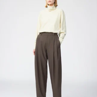 UNIQLO タックバレルレッグパンツ/丈長め