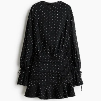 H&M プリーツボートネックワンピース