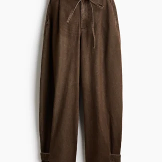 H&M ベルテッドデニムパンツ
