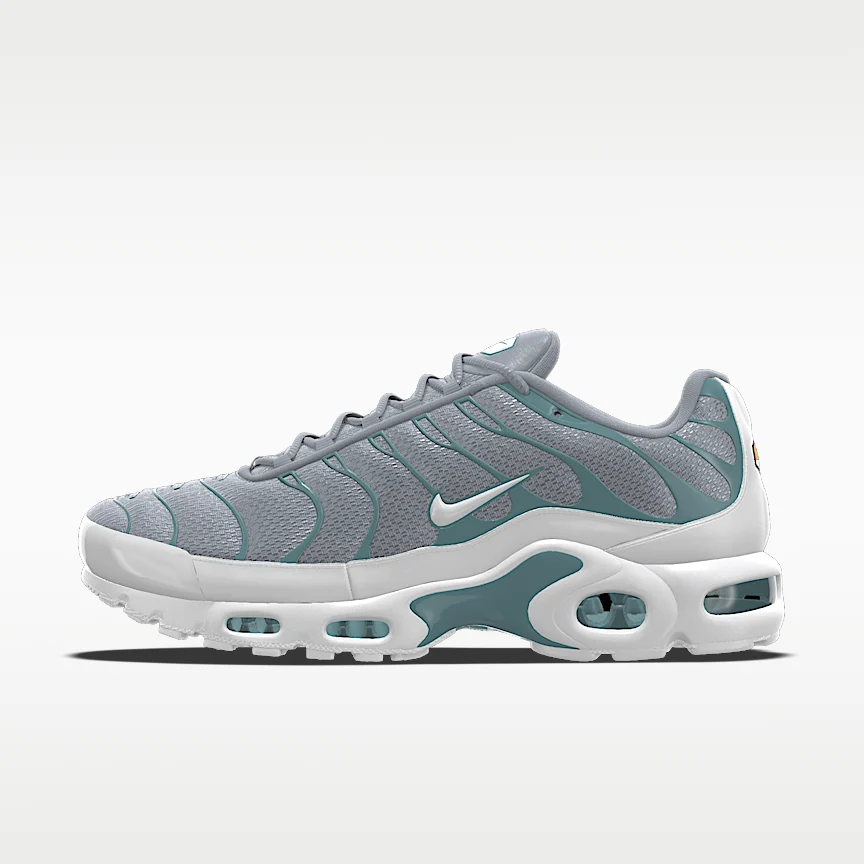 NIKE エア マックス プラス By You — ウィメンズシューズ