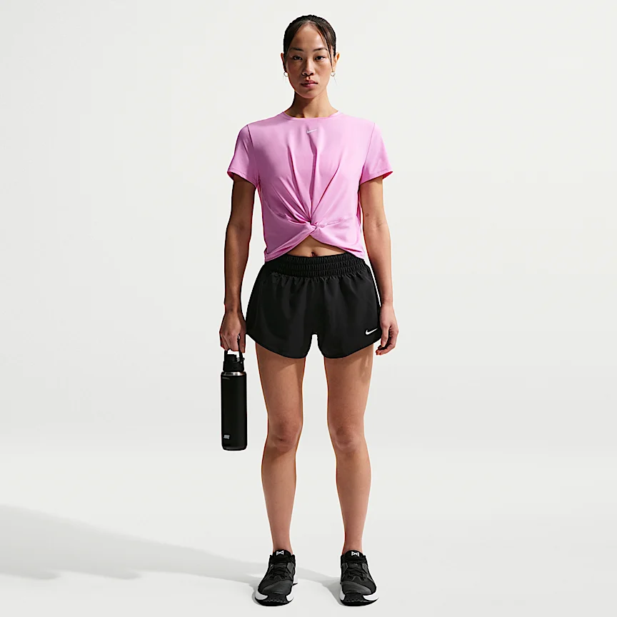 NIKE Dri-FIT ワン — ウィメンズ ミッドライズ 8cm ショートパンツ (インナー付き)