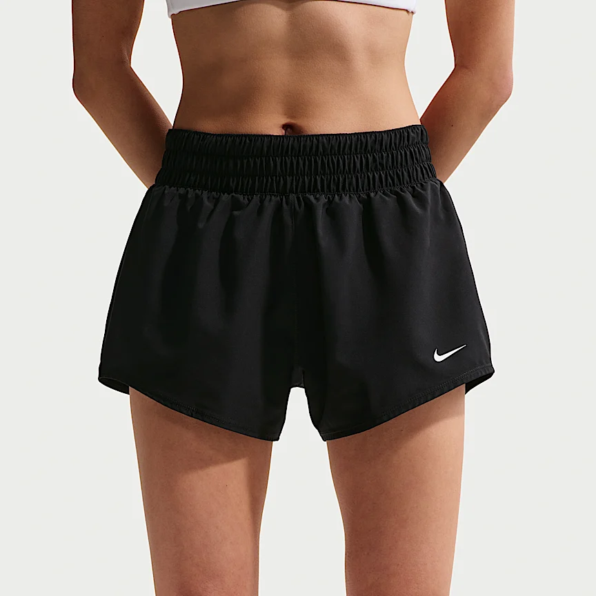 NIKE Dri-FIT ワン — ウィメンズ ミッドライズ 8cm ショートパンツ (インナー付き) - Image 2