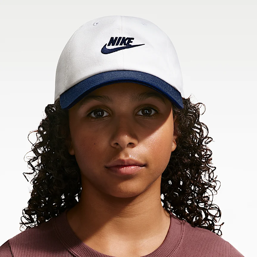 NIKE クラブ — キッズ アンストラクチャード フューチュラ ウォッシュ キャップ
