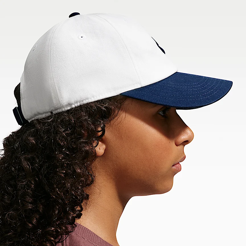 NIKE クラブ — キッズ アンストラクチャード フューチュラ ウォッシュ キャップ - Image 2