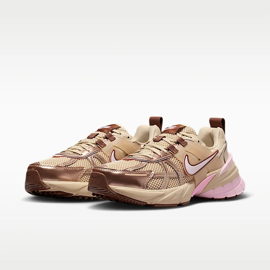 NIKE V2K ラン — ウィメンズシューズ リフレクティブ (再帰反射) アクセント付き - Image 5