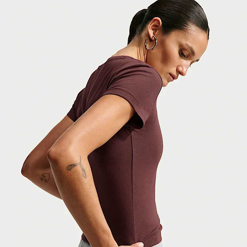 NIKE スポーツウェア チル ニット — ウィメンズ Tシャツ - Image 2
