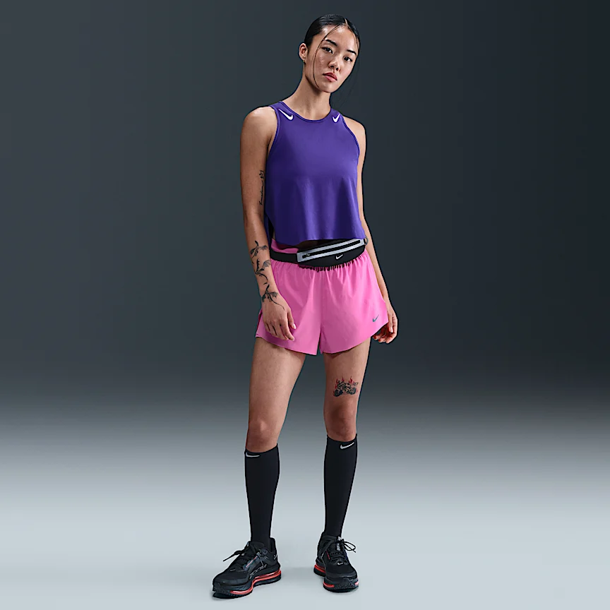 NIKE スウィフト — ウィメンズ Dri-FIT ミッドライズ 2イン1 ランニングショートパンツ