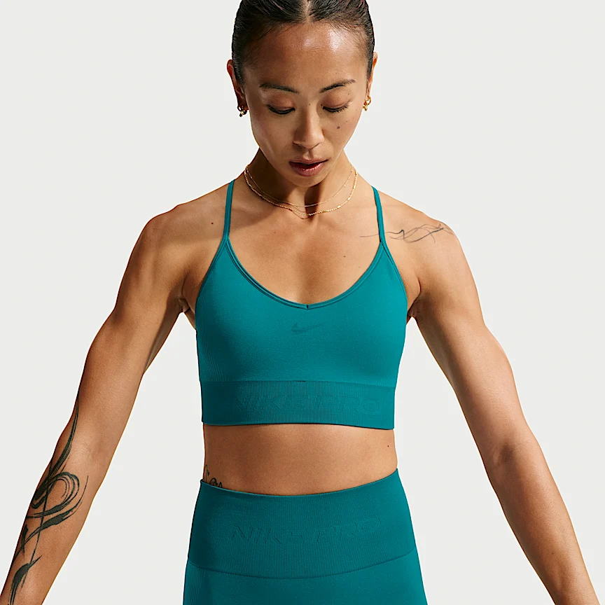 NIKE プロ シームレス — ウィメンズ ライトサポート パッディド スポーツブラ