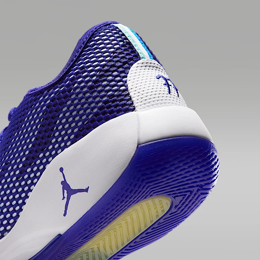 NIKE Luka 77 — Big Kids' Basketball Shoes - Image 8
