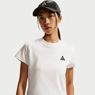NIKE ACG — ウィメンズ Dri-FIT ショートスリーブ トップ