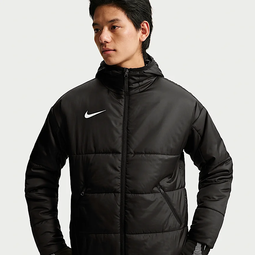 NIKE アカデミー — メンズ サッカー シンセティックフィル ジャケット
