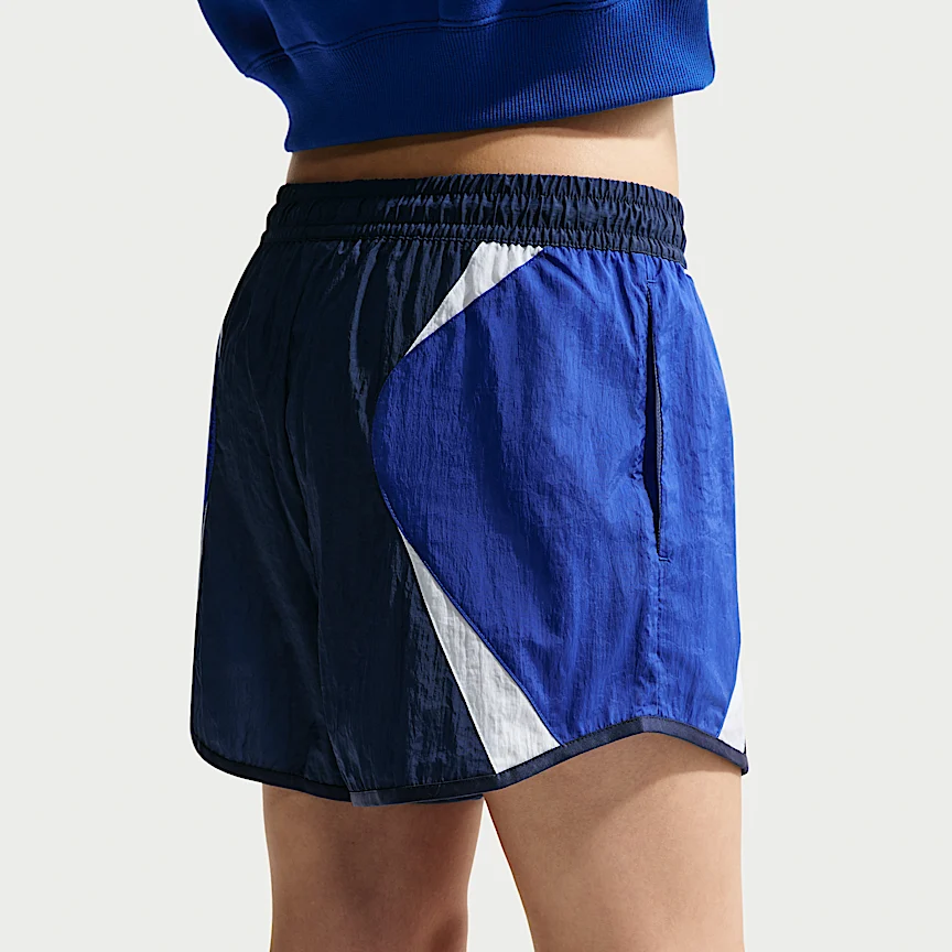 NIKE スポーツウェア — ウィメンズ ルーズ ミッドライズ トラック ショートパンツ - Image 3