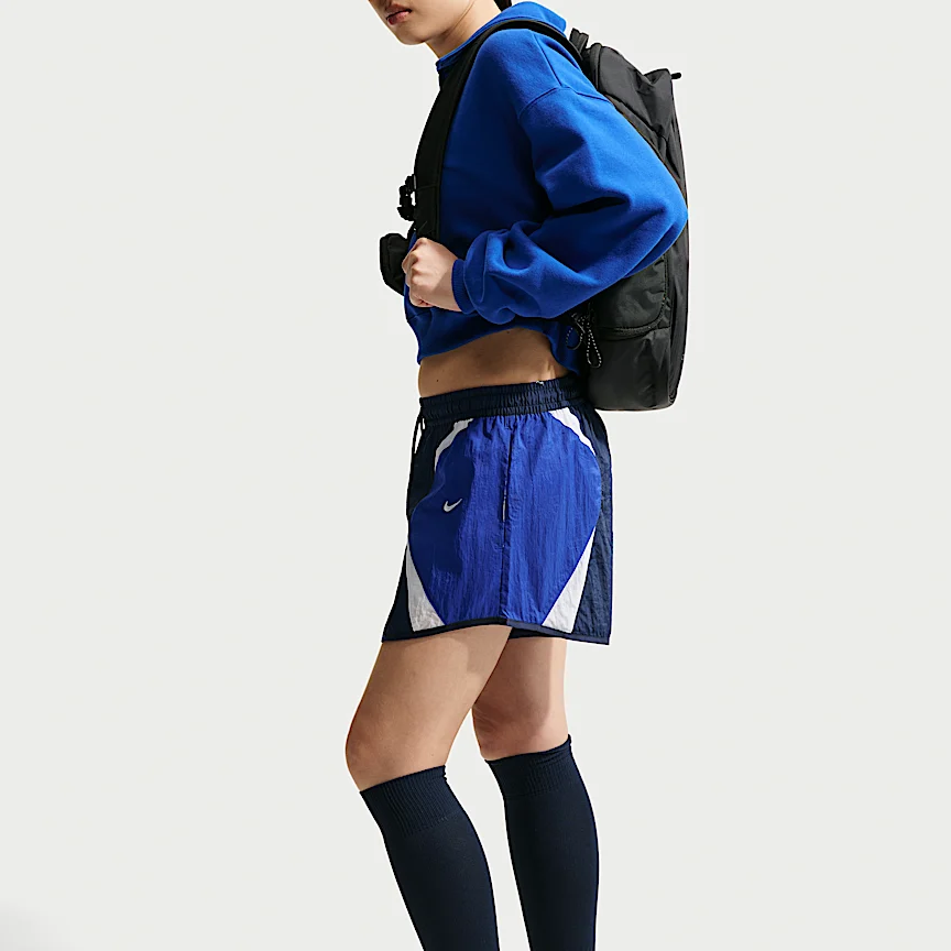 NIKE スポーツウェア — ウィメンズ ルーズ ミッドライズ トラック ショートパンツ - Image 4