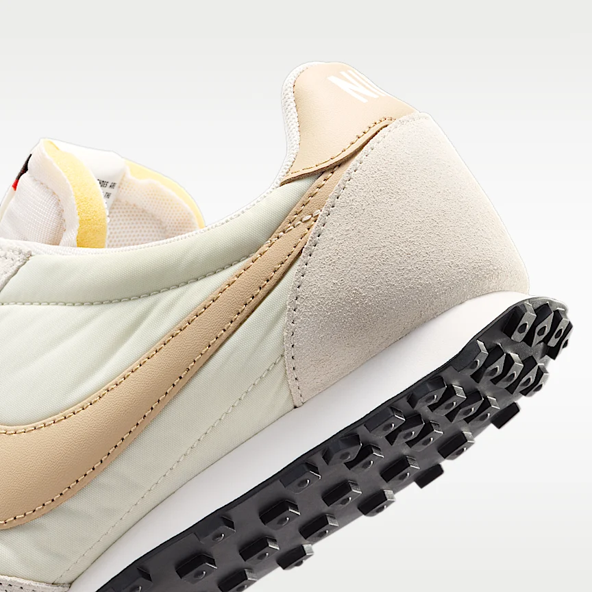 NIKE ワッフル レーサー — メンズシューズ - Image 8