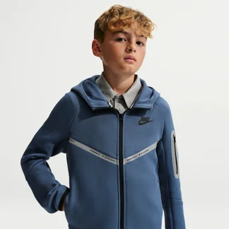 NIKE スポーツウェア テック フリース — ジュニア フルジップ パーカー リフレクティブ (再帰反射) デザインのアクセント付き
