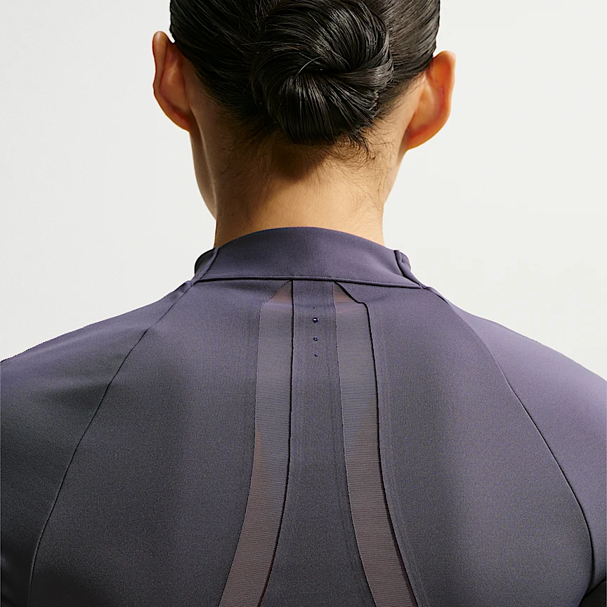 NIKE ユニバーサ — ウィメンズ 1/4ジップ ロングスリーブ トップス - Image 2