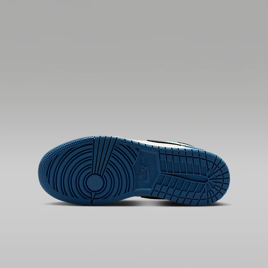 NIKE Air Jordan 1 Low SE — Big Kids' Shoes - Image 2