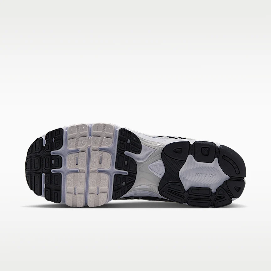 NIKE エア マックス モト 2K — メンズシューズ - Image 2