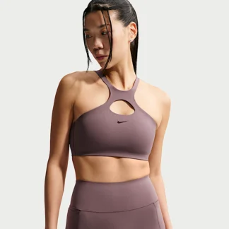 NIKE ユニバーサ — ウィメンズ ミディアムサポート パッディド スポーツブラ