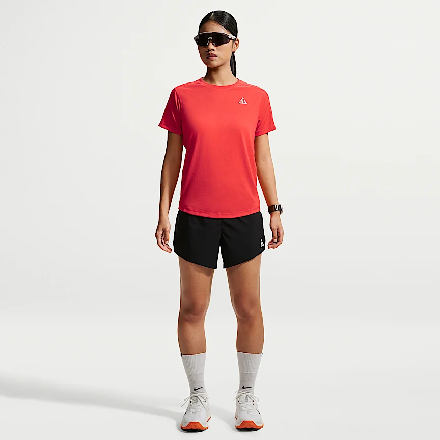 NIKE ACG — ウィメンズ Dri-FIT ショートスリーブ トレイルランニング トップス - Image 4