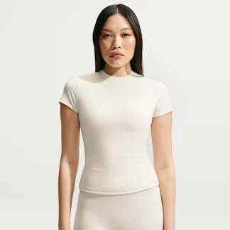 NIKE NikeSKIMS Matte — ウィメンズ パッディド ベビー Tシャツ