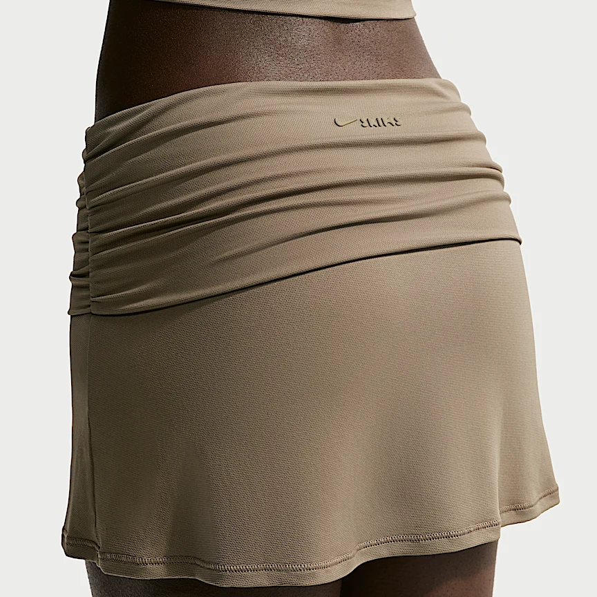 NIKE NikeSKIMS Airy — ウィメンズ フォールドオーバー ウエストバンド スコート - Image 3