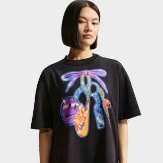 NIKE スポーツウェア クラシック — ウィメンズ オーバーサイズド Tシャツ