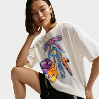 NIKE スポーツウェア クラシック — ウィメンズ オーバーサイズド Tシャツ