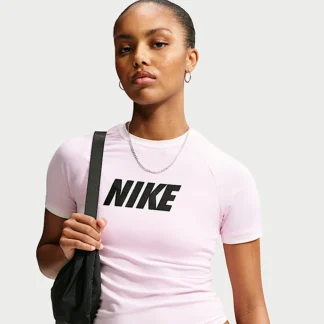 NIKE スポーツウェア — ウィメンズ フィッテド Tシャツ