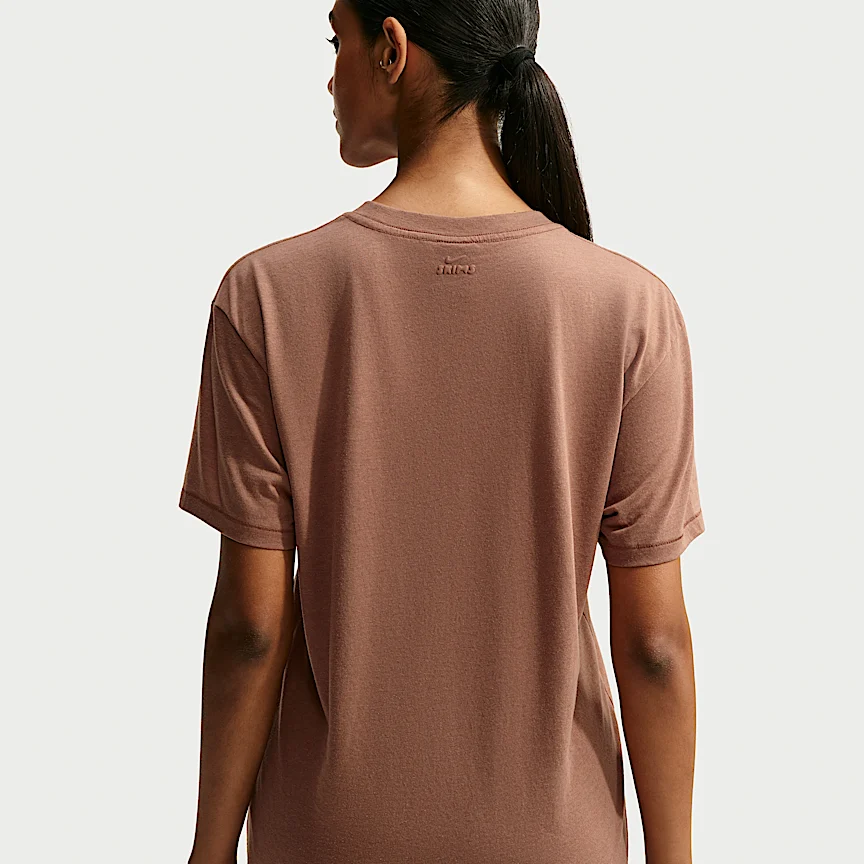 NIKE NikeSKIMS パフォーマンス コットンブレンド — ウィメンズ オーバーサイズ ショートスリーブ トップ - Image 2