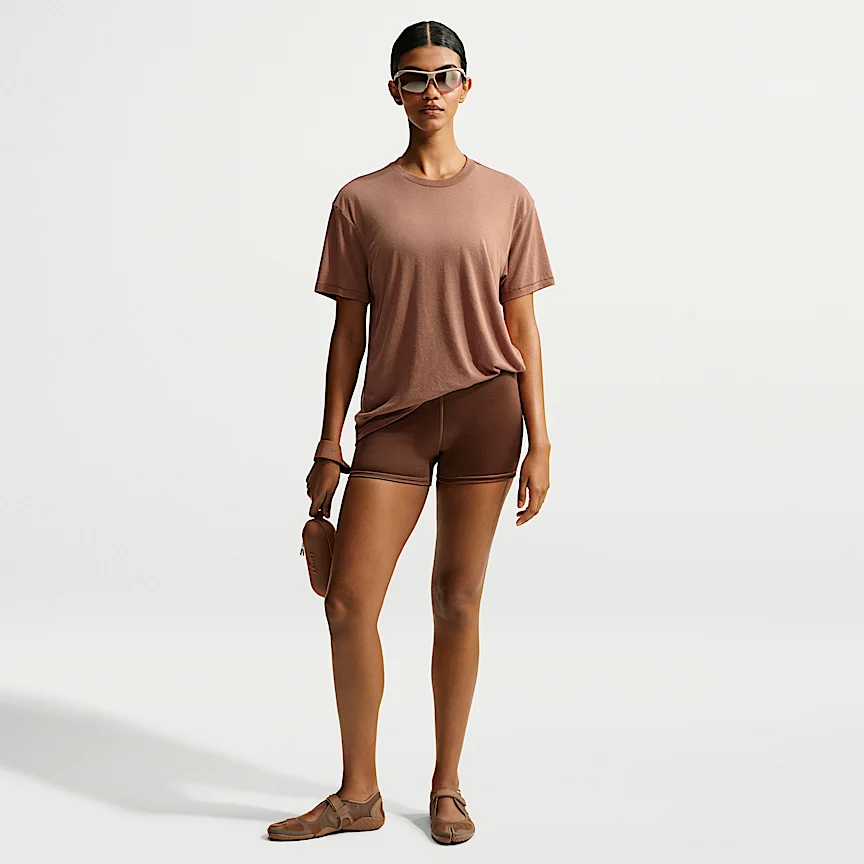 NIKE NikeSKIMS パフォーマンス コットンブレンド — ウィメンズ オーバーサイズ ショートスリーブ トップ - Image 4
