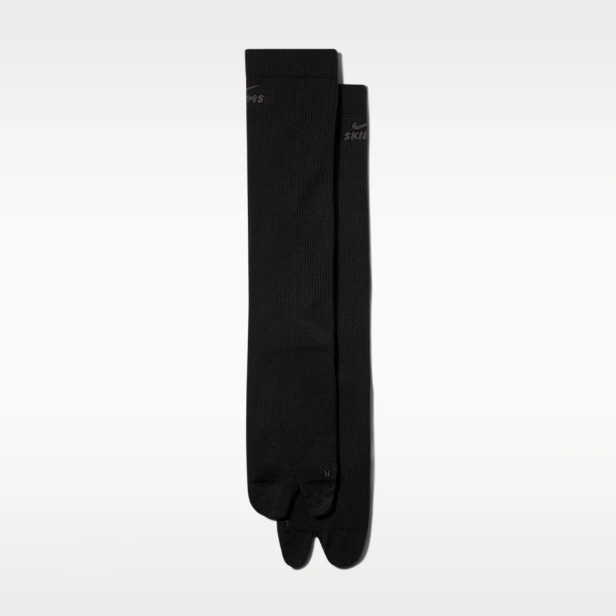 NIKE NikeSKIMS Rift — Split-Toe Knee-High Socks (1 Pair) - Image 5