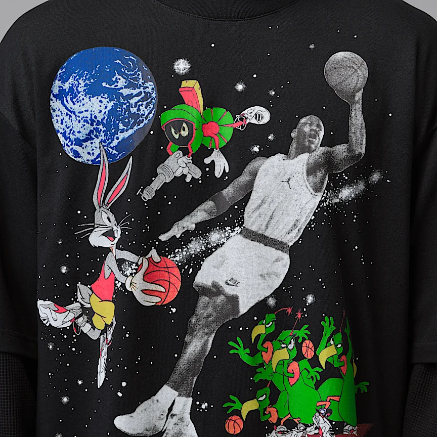 NIKE ジョーダン フライト スペース ジャム — メンズ ボールト 1996 クルーネック Tシャツ - Image 4