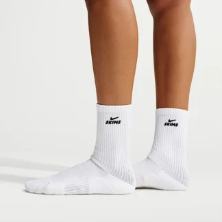 NIKE NikeSKIMS 2.0 — ウィメンズ Dri-FIT ピラティス グリップ クルーソックス (1足)