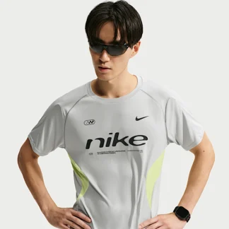 NIKE  — メンズ Dri-FIT ショートスリーブ ランニングトップ