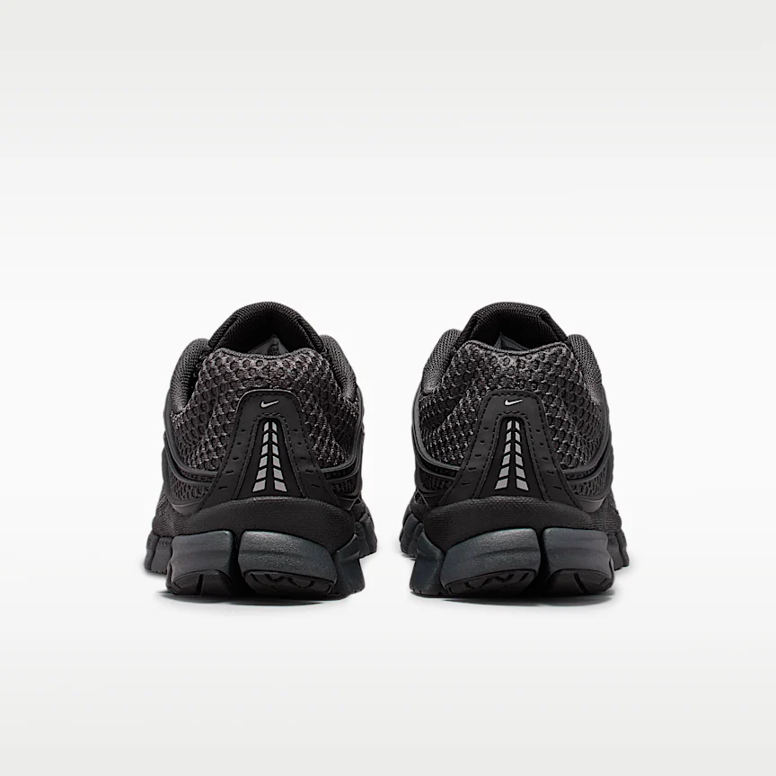 NIKE ズーム スカイロン 11 — メンズシューズ リフレクティブ (再帰反射) デザインのアクセント付き - Image 6